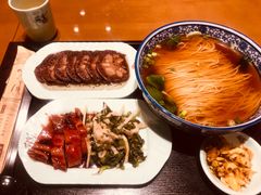 文虎酱鸭+雪笋鸡丝双拼-吕纪蘇面(保利广场店)