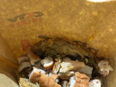 烧饼夹肠头-肠王卤煮(西单食宝街店)