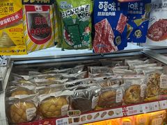 -全家便利店(襄阳南路店)