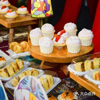 尹山湖爱琴海二次元年货节甜品免费吃