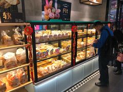 面包甜点陈列柜-圣安娜饼屋(信和广场店)