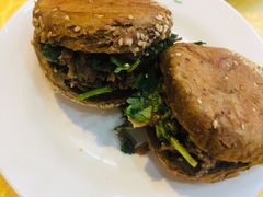 烧饼夹牛肉-护国寺小吃(地安门店)