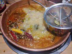 -洱火云南酸菜牛肉火锅(石景山当代商城店)