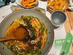 -百春原湖南牛肉粉(百联世纪店)