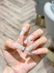 -花岐款式专研健康美甲沙龙