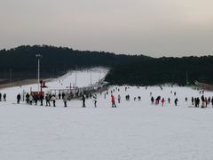 -十三陵雪世界滑雪场