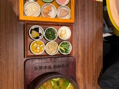 -良米山·云南野生菌过桥米线(上海首店)