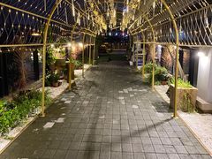 -冰冰龙虾·江湖菜·花园江景餐厅