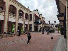 -王府井奥莱临潼小镇(临潼店)