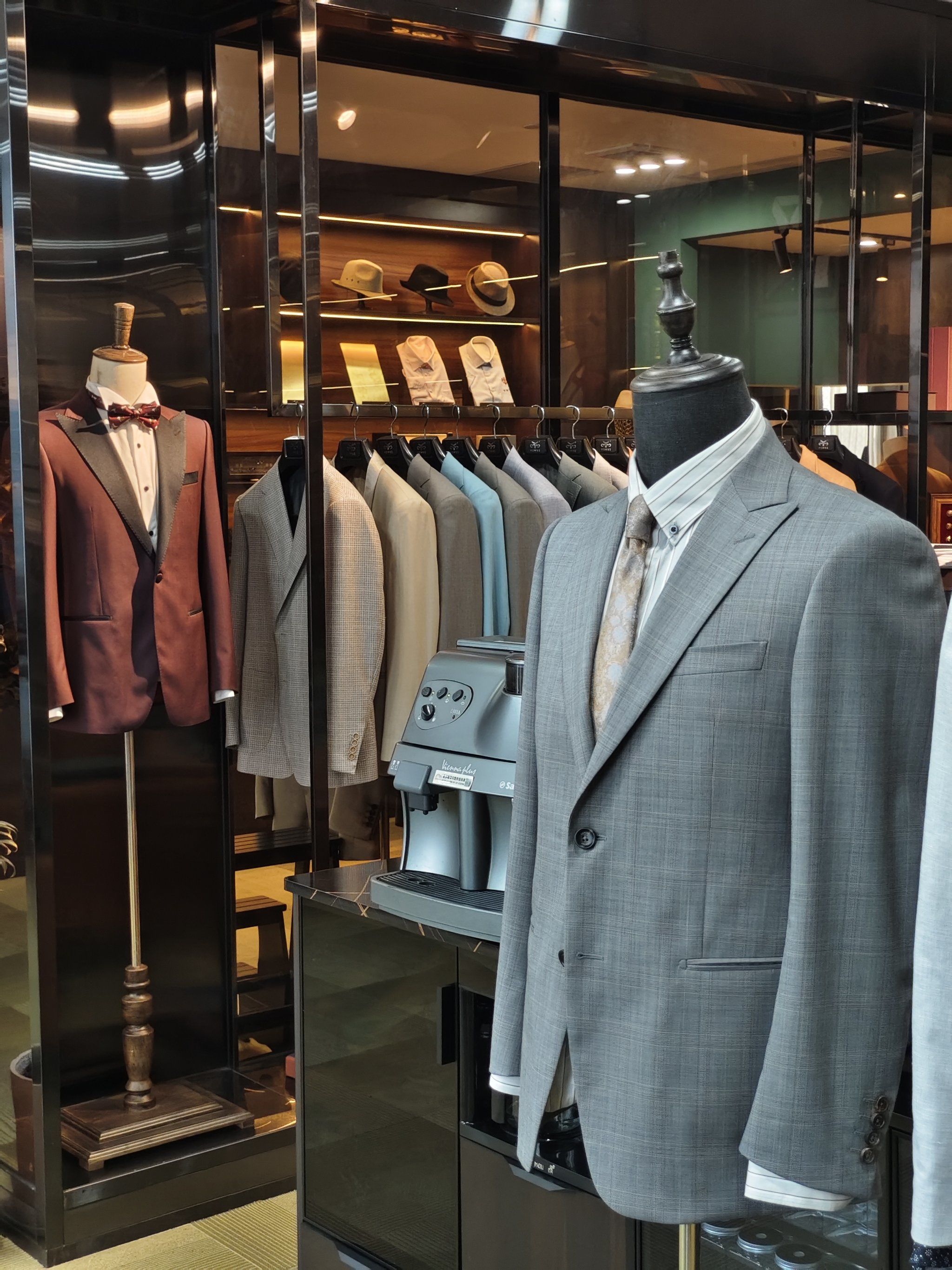 记住佛山这家意维西装定制店!