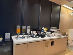 -潮漫酒店(北京通州环球度假区临河里地铁站店)