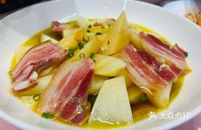 Steamed Potato with Pork Belly