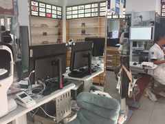 -豪门视光·星趣控·蔡司依视路眼镜代理商(中央大街店)