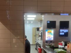 -麦当劳(四平路店)