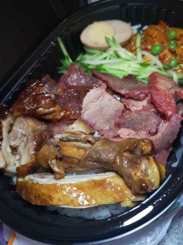 港岛记·香港叉烧饭(大宁国际店)-"还算蛮好吃的,量也足够了.