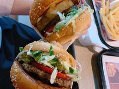 -The Habit Burger Grill 哈比特汉堡(复兴soho店)