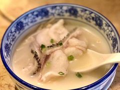 -大中华希尔顿酒店-念自助餐·嗨啤·小龙虾