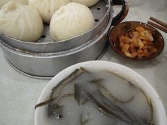 -胡成记口蘑龙眼包子(盐道街店)