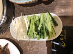 黄瓜和葱段-龙聚德北京烤鸭(沙坪坝华宇A馆店)