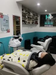 -黑奥秘脱发白发中心