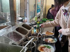 -鸿浩扒猪脚米线