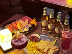 -FOUR PLAY BAR