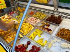 自助取餐区-老炳·七丛松甘草水果