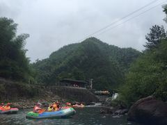 -安吉龙王山峡谷漂流