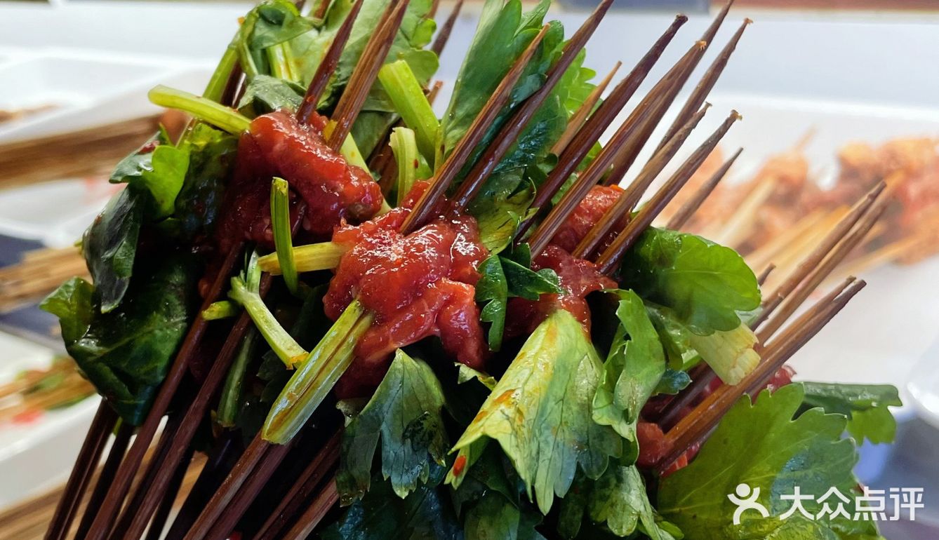 春熙路人均五六十的串串！牛肉串我可以吃一盘！