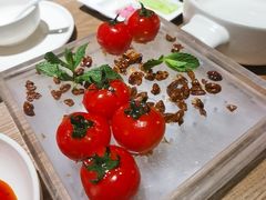 番茄脆菇沙拉-小大董·烤鸭(凤凰汇店)