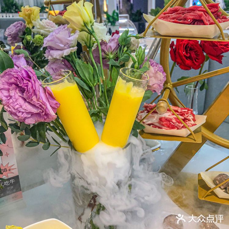 谁说火锅店吃不出浪漫🌹他家超会的好吗‼️
