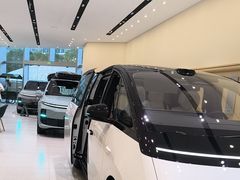 -理想汽车(世纪汇店)