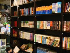 -钟书阁(松江泰晤士小镇店)