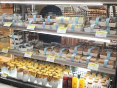 面包甜点陈列柜-老大昌(淮海中路店)