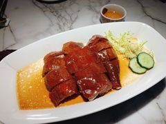 招牌钟家烧鹅-钟菜·粤菜点心·宴请(海上世界·汇港二期店)