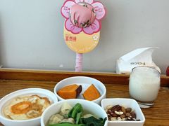 -雪梅月子中心(华侨城店)