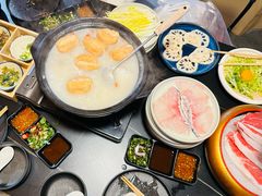 -牛牛和牛海鲜粥底火锅(长虹国际城店)