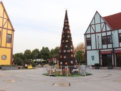 迎接圣诞的圣诞树-安徒生童话乐园