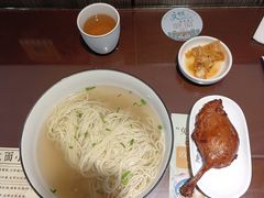 -百年老字号·观振兴蟹黄面·三虾面·苏式面(观前街富仁坊巷店)