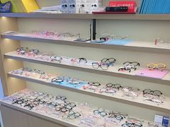 -三目眼镜·蔡司视觉合作店(青浦宝龙店)