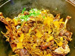 铁锅炖大鹅-山里屯铁锅炖·东北菜(康桥店)