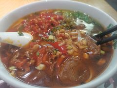 -呷佬·长沙手工米粉(金沙江路店)