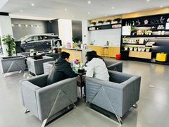 -弘仁宝佳比亚迪4S店(宝山旗舰店)