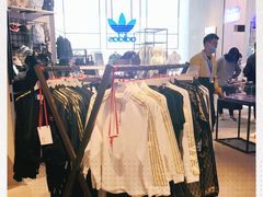 -阿迪达斯(武林银泰三叶草店)