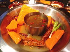 菌汤鸳鸯锅-王婆乔鲜鱼自助火锅(蜀汉路店)