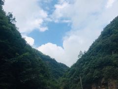 -安吉龙王山峡谷漂流