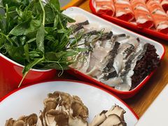 -毛辣果·贵州红酸汤牛肉火锅(西单店)