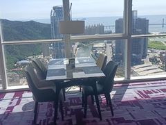 -大连星海皇冠假日酒店