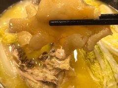 -鲜入围煮花胶鸡海鲜火锅