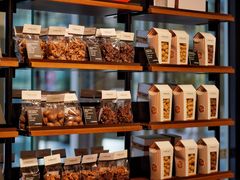 -Laderach 莱德拉(上海环贸iapm店)